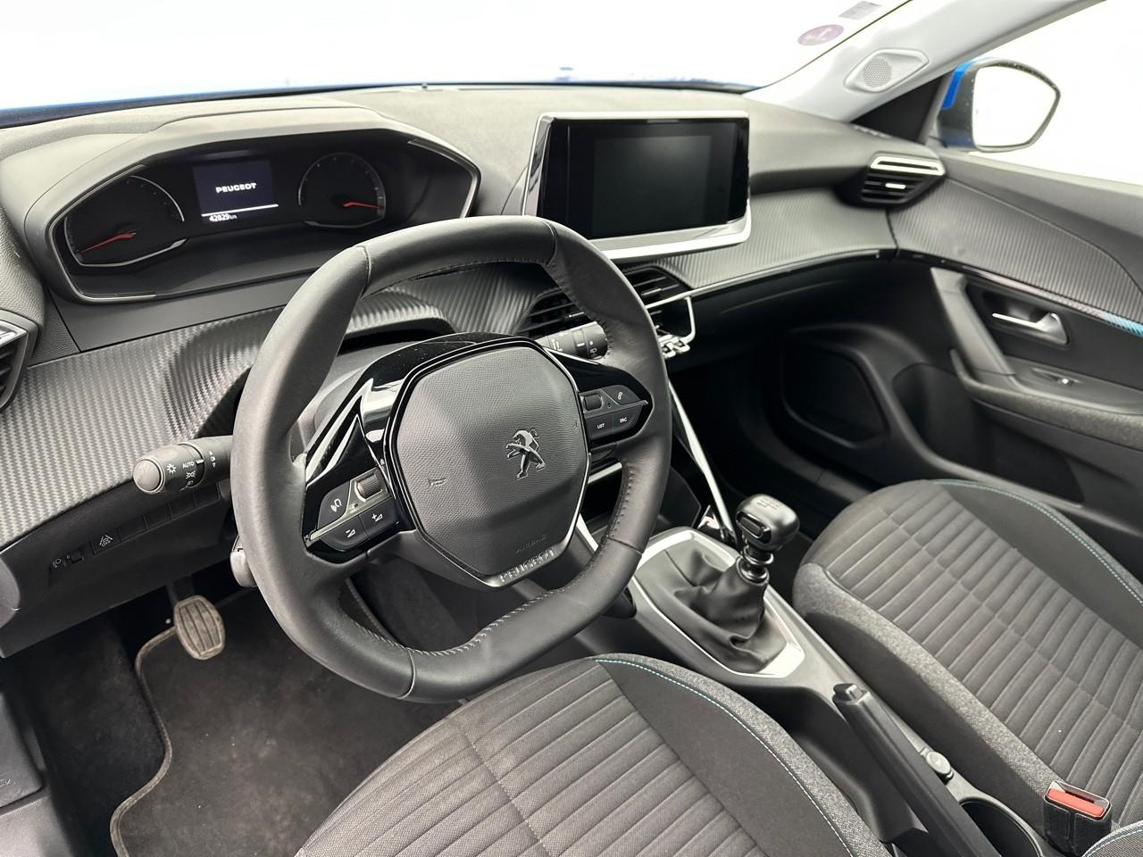 Peugeot 2008 puretech 100 s&s bvm6 style — photo 9