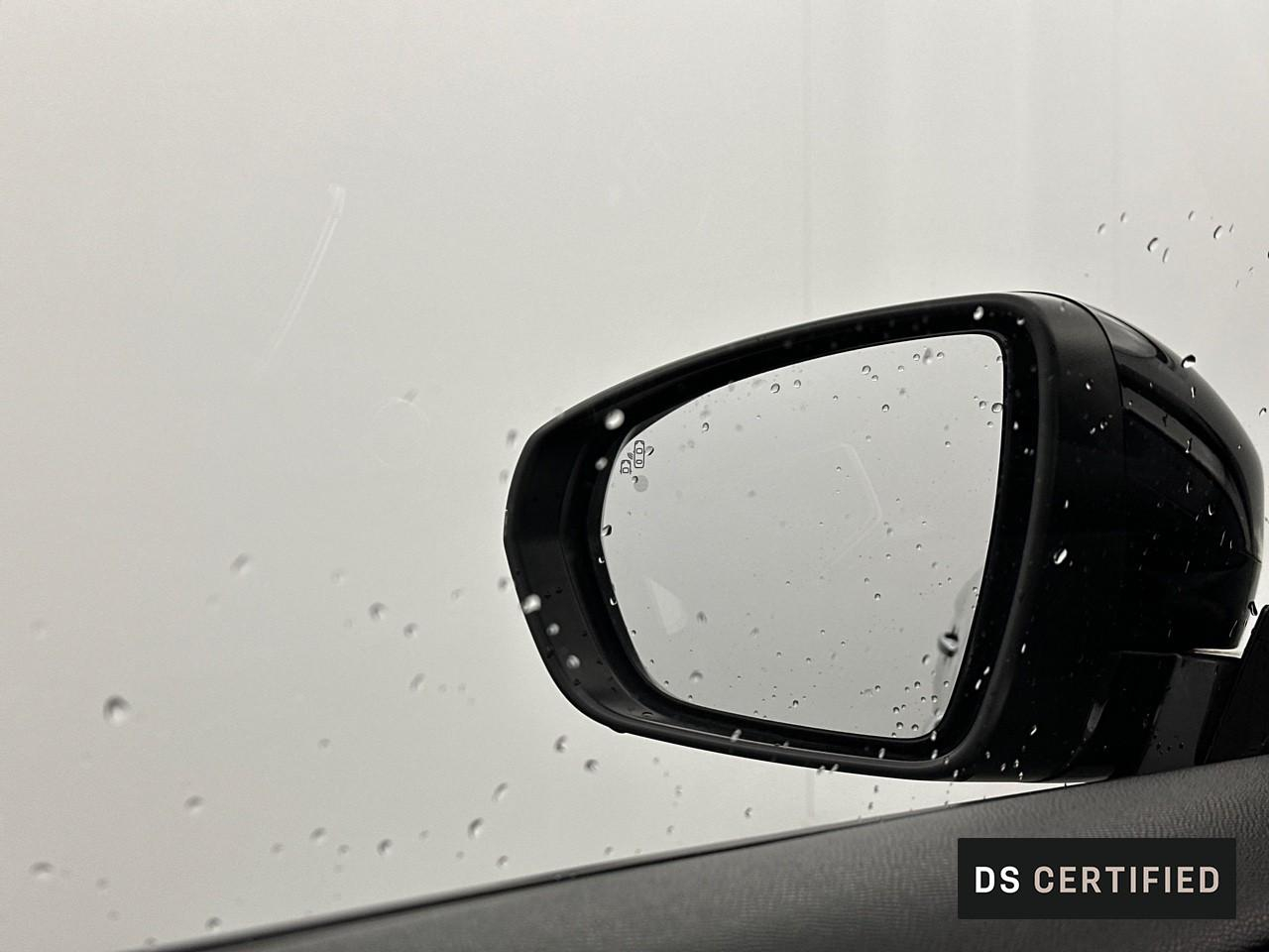 Ds Ds 7 crossback crossback hybride e-tense 300 eat8 4x4 rivoli — photo 17