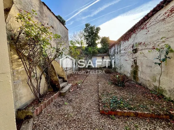 Nansouty - Saint-Michel : Maison de 130 m² à rénover intégralement, avec grand jardin de 90 m²