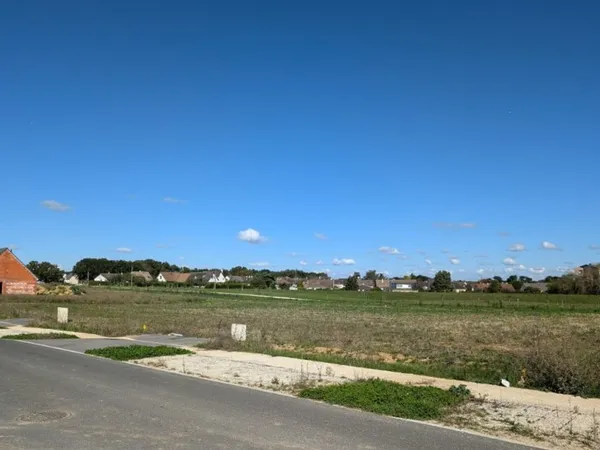 Terrain 700 m²