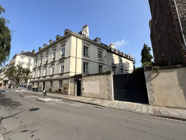 Bureaux 472 m²