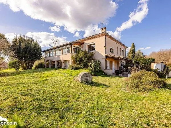 Maison 9 pièces 195 m²