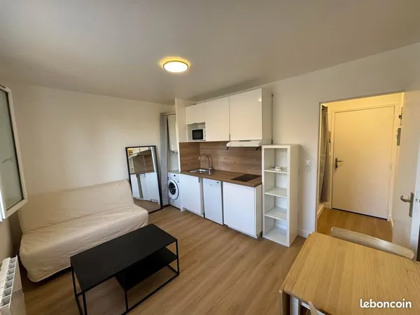 Studio rénové avec place de parking