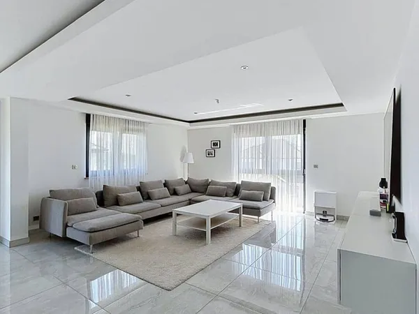 Appartement 5 pièces 140 m²