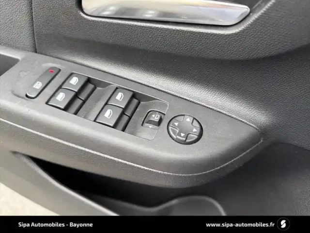 Opel Corsa 1.2 turbo 100 ch bvm6 — photo 79