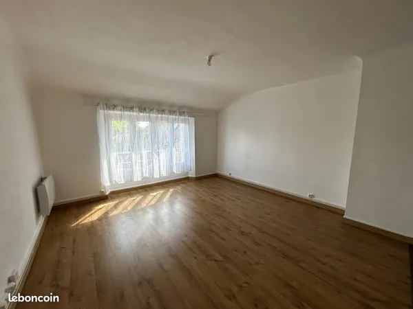 Appartement à louer à PAMFOU