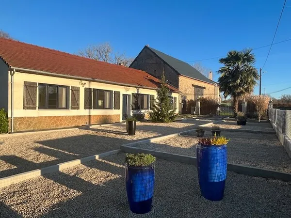 Maison magnifiquement rénovée avec grande grange