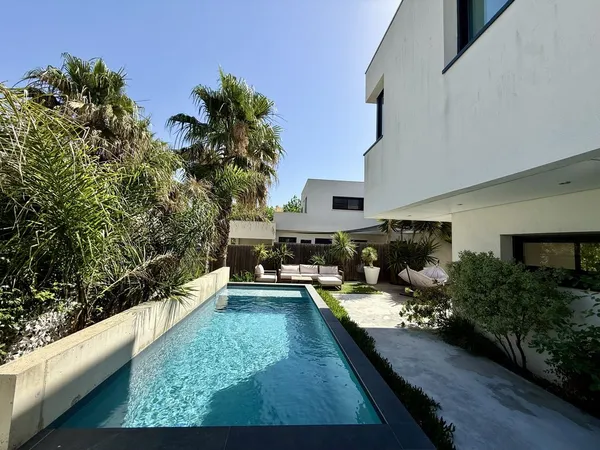 Maison de luxe 6 pièces 131 m²