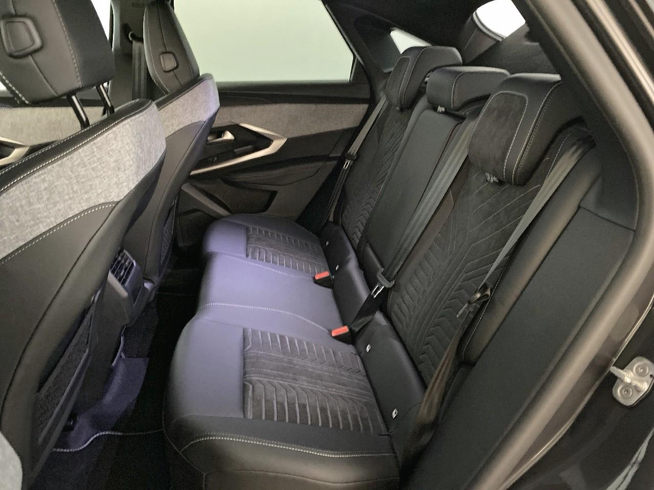 Peugeot 3008 hybrid 145 e-dcs6 gt — photo 10