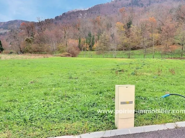 Terrain 851 m²