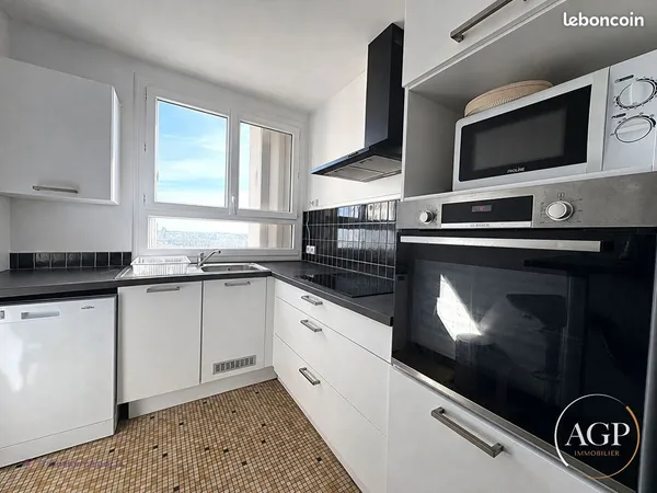 Appartement 1 pièce 92 m²