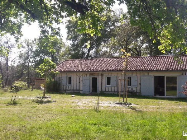 Maison de résinier et son airial