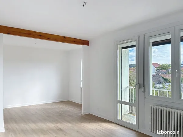 Appartement 4 pièces avec balcon à Joeuf - Idéal investisseur