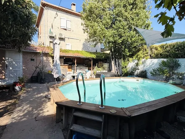 MAISON FAMILIALE 6 PIÈCES- TOULON