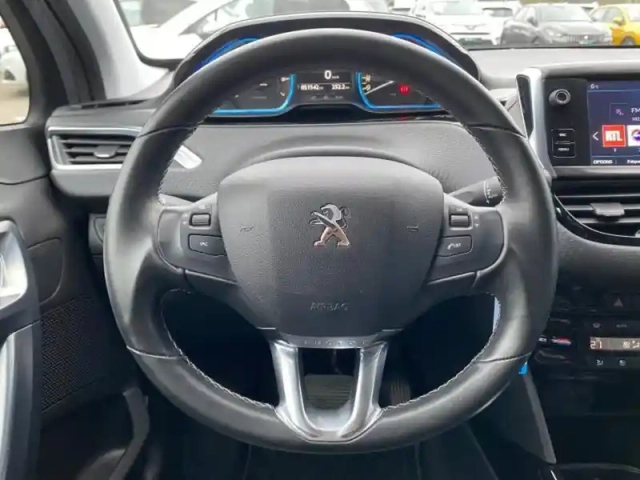 Peugeot 2008 1.2 puretech 130ch e6.c allure business s&amp;s eat6 6cv — photo 9