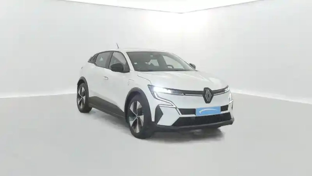Renault Megane e-tech ev40 130ch standard charge — photo 17