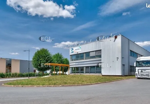 Local bureaux 1 040 m²