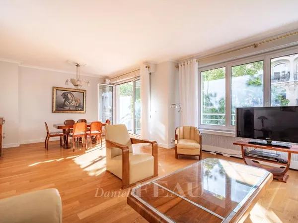 Paris XVIe - Victor Hugo - 2 chambres - Terrasse et balcon sur jardin