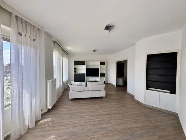 APPARTEMENT T4 A LOUER A ROANNE - HOTEL DE VILLE