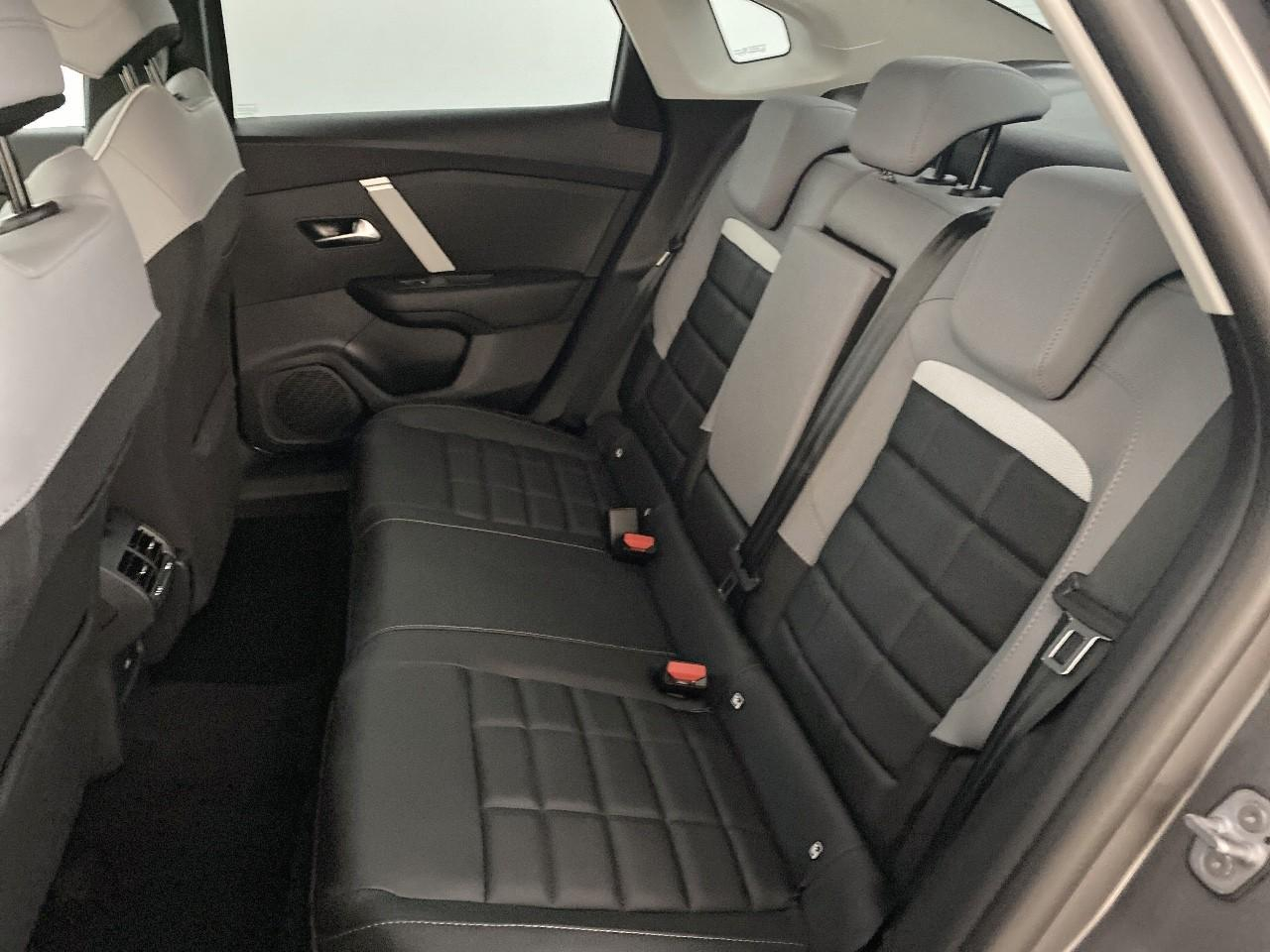 Citroën C4 X hybride 145 ch e-dcs6 max — photo 10
