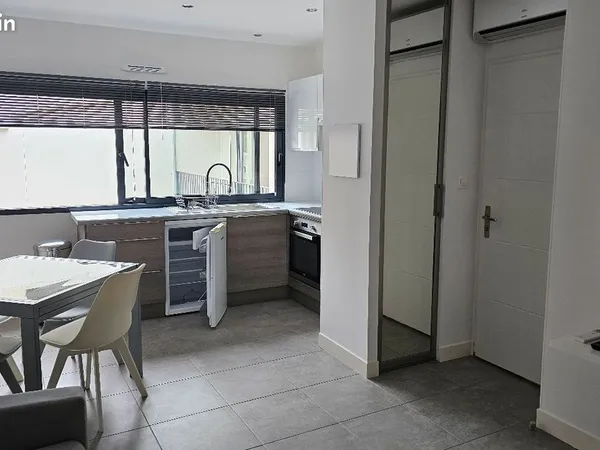 BORDEAUX BASTIDE - Studio meublé 23 m² - Idéal étudiant - Tram & commerces à 2 min à pied