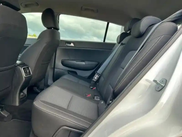 Kia Sportage 1.6 crdi 115ch isg active 4x2 — photo 8