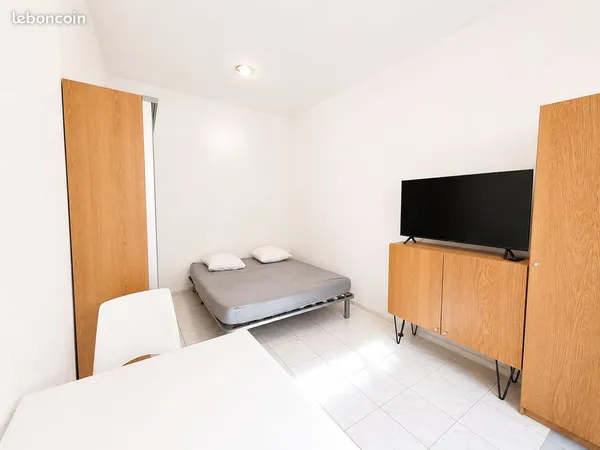 Studio 1 pièce 20 m²