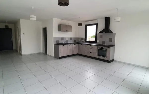 T2 NEUF, BALCON, STATIONNEMENT, CHAUFFAGE ET EAU CHAUDE INCL