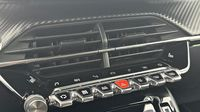 Peugeot 2008 1.2 PureTech 130ch S&S GT Pack EAT8 — photo 15