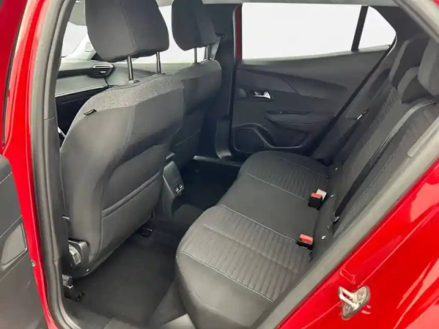 Peugeot 2008 puretech 130 s&amp;s eat8 — photo 12