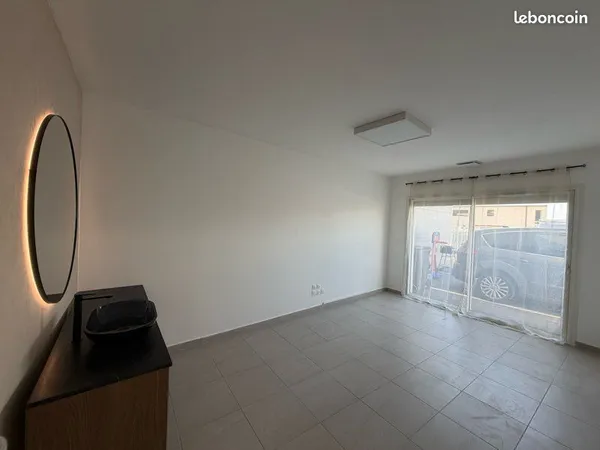 À louer - Local professionnel 18,74 m²