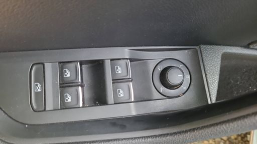 Skoda Superb 1.8 TSI 180 DSG7 - Laurin & Klement – 2016 – 149981 km – Essence – Boîte Automatique — photo 2