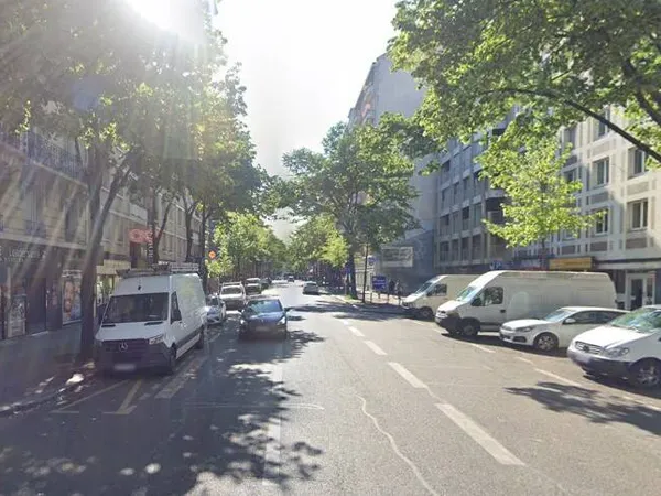 Boutique 2 pièces 770 m²