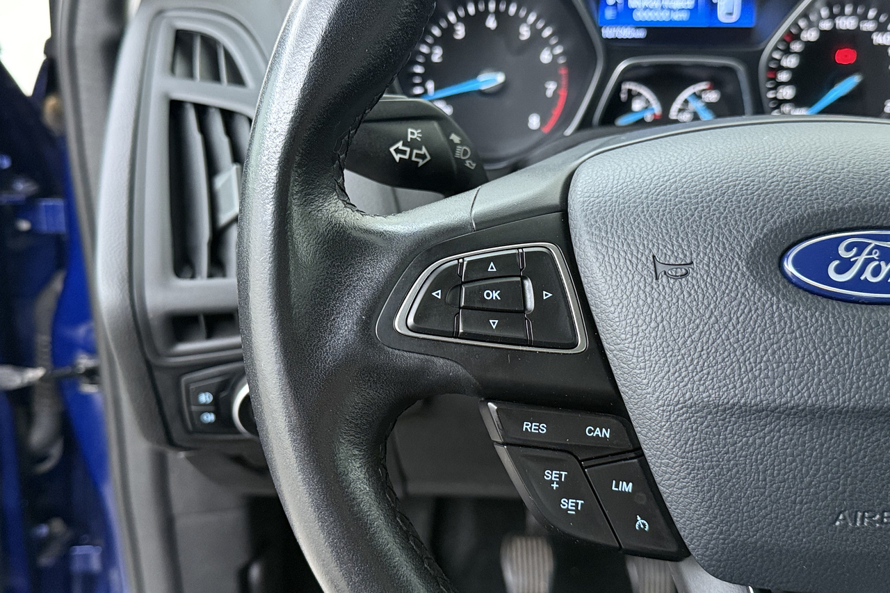 Ford Focus SW — photo 13