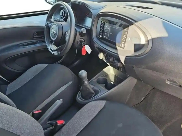 Toyota Aygo X 1.0 vvt-i 72ch active business my23 — photo 9