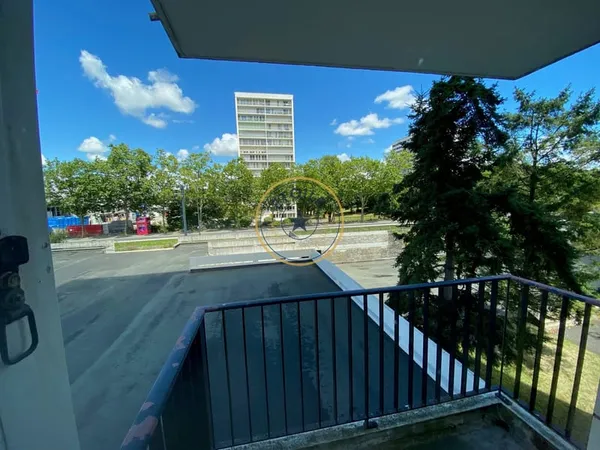 INVESTISSEMENT LOCATIF d'un appartement T4 de 77 m2 avec cav