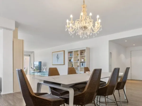 Appartement 5 pièces 181 m²