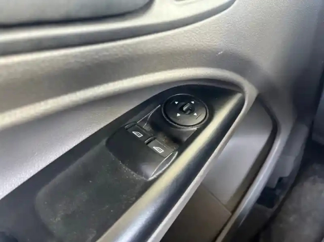 Ford Transit Connect fourgonnette l2 1.0e 100ch e85 trend — photo 6
