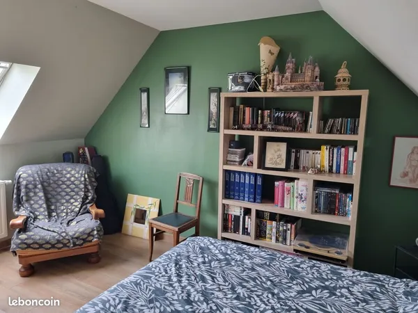 Chamble Meublée avec sa Salle de Douche privée