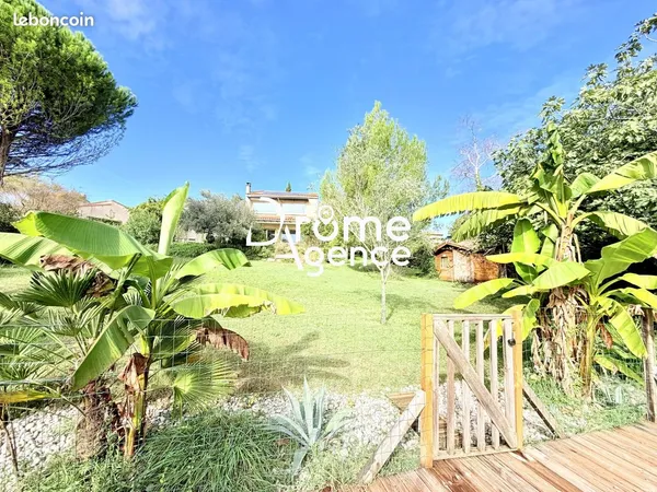 Villa 10 pièces 184 m²