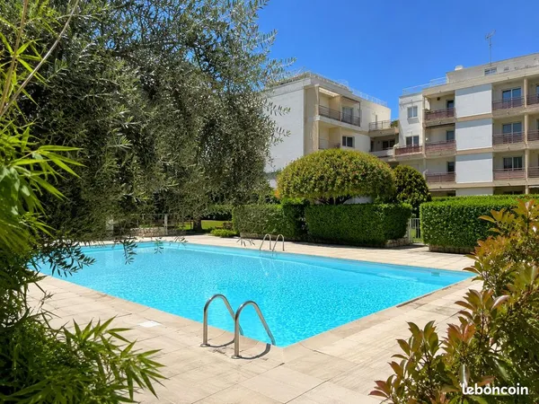 Nice- Lanterne des Anges 2 Pièces entièrement meublé 30m²-Parking privé- 990 CC