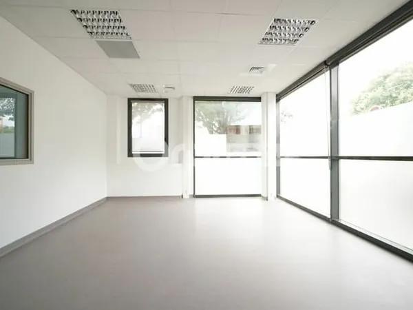 Bureaux 360 m²