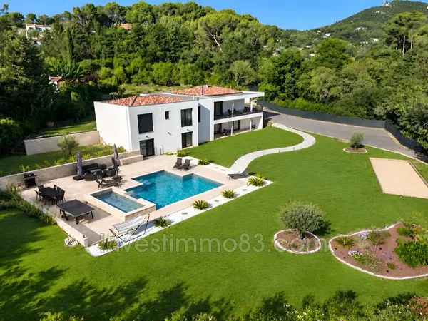 Villa 8 pièces 290 m²