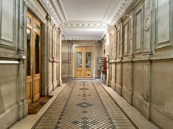 Studio 1 pièce 8 m²