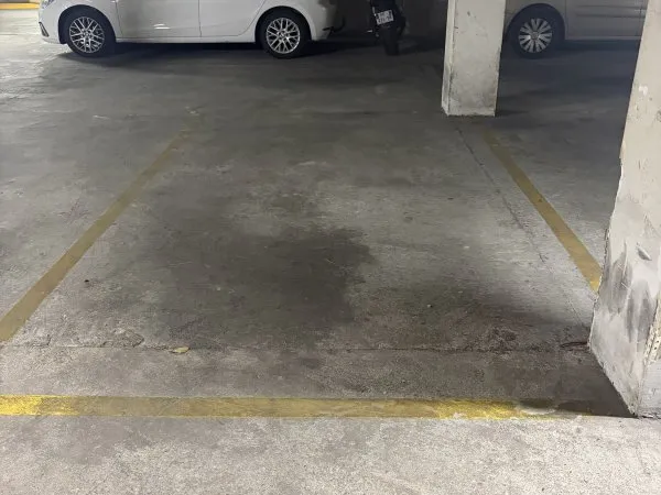 location place de parking dans le 7 Invalides