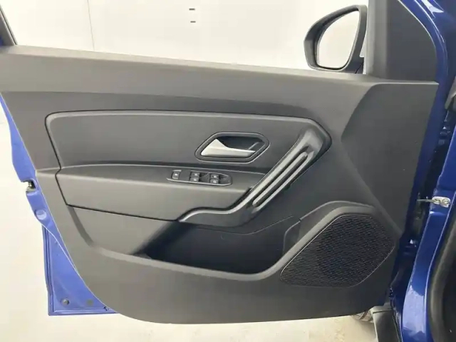 Dacia Duster eco-g 100 4x2 — photo 11