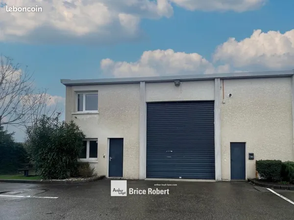 Local bureaux 274 m²