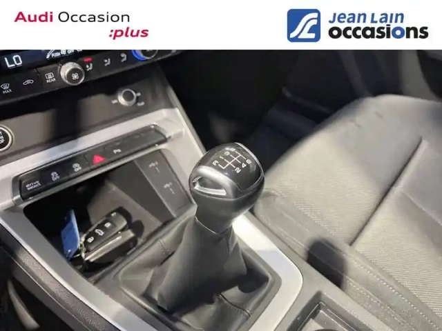 Audi Q3 35 tfsi 150 ch — photo 13