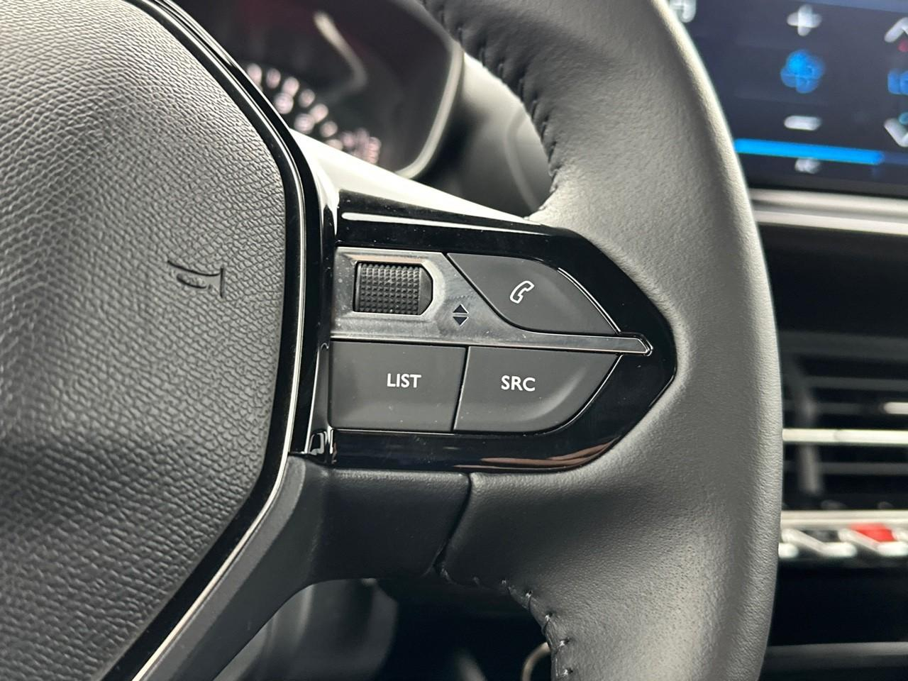 Peugeot 2008 100 s&s bvm6 style — photo 19