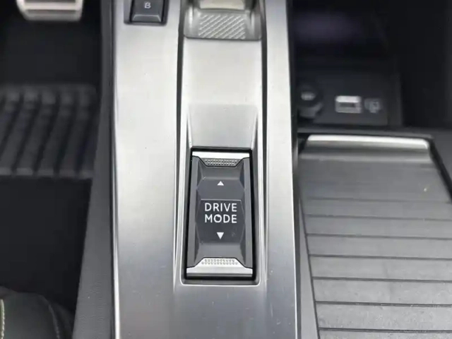 Peugeot 308 phev 180 e-eat8 — photo 59